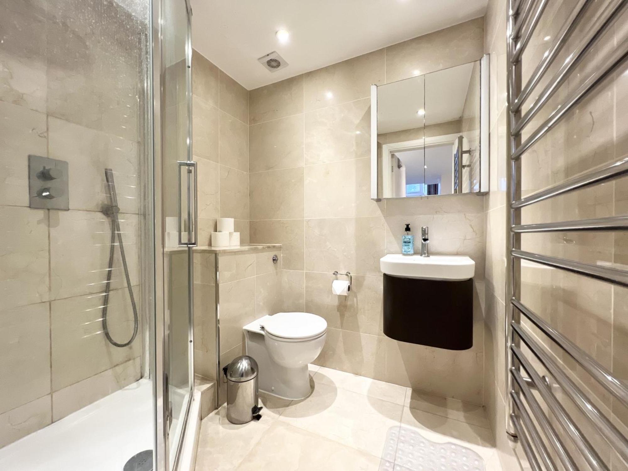 Vip Serviced Apartments London Excellent Location Great Price ภายนอก รูปภาพ